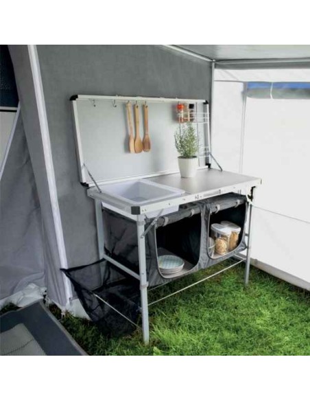 combi plus sotto una veranda